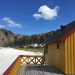 Sea База отдыха 3*
